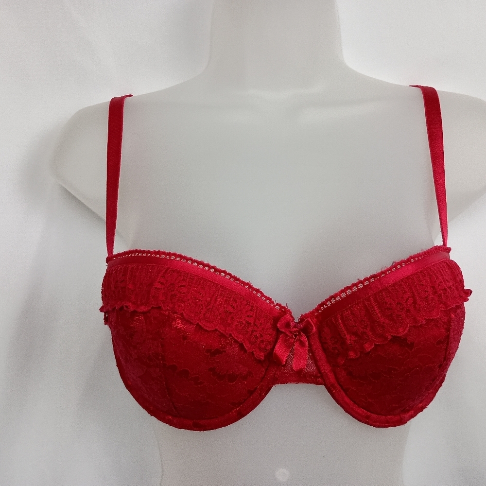 H&M Full Coverage Femine 36C Elegant Sexy Barbie Ruffle Coquette Red Lace Bra